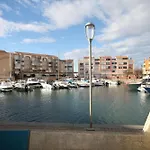 Apartamento A Balcony Overlooking The Marina *